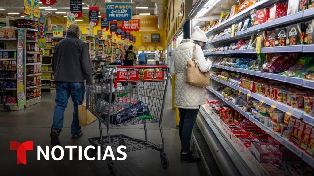 Con la inflación disparada, el país desaprueba cómo Trump maneja la economía | Noticias Telemundo