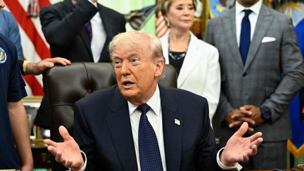 Trump suspende la operación de escolta en Ormuz para buscar un acuerdo de paz con Irán