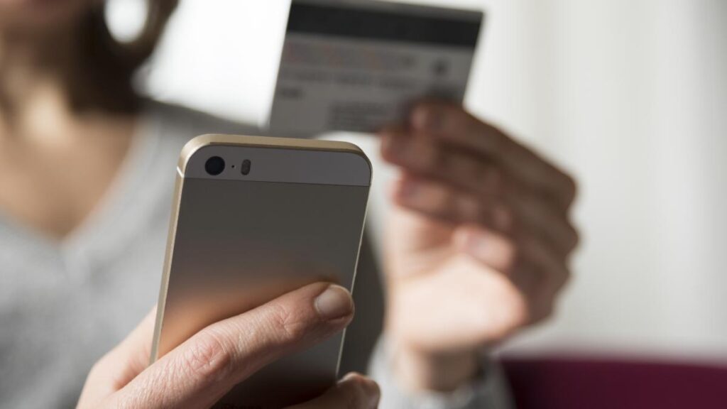 El pago en comercios físicos con Bizum comienza hoy de forma gradual