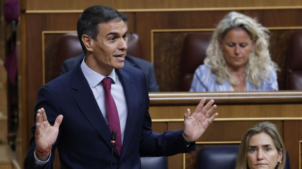 Sánchez reivindica a Zapatero, y Feijóo le urge a dimitir por la corrupción: “¿Qué hace todavía ahí?”