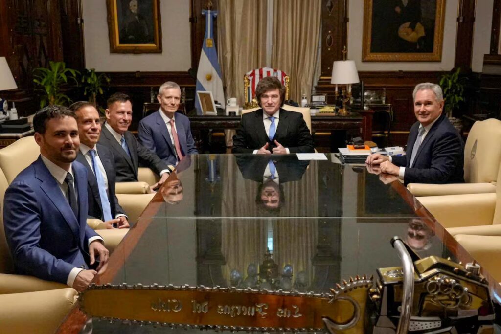 Peter Thiel en Buenos Aires: ¿qué hace en la Argentina de Milei el hombre que convirtió a la vigilancia masiva en un negocio? | Tecnología