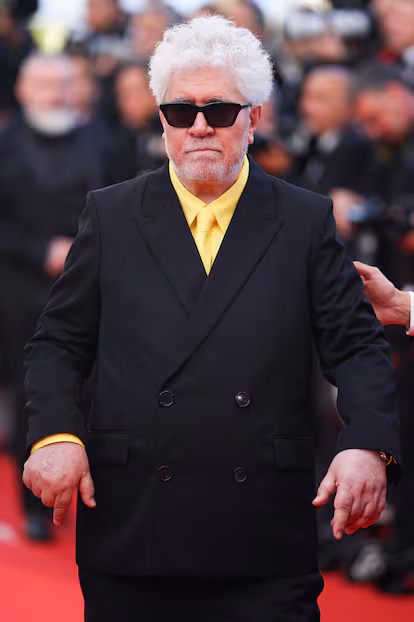 Pedro Almodóvar regresa a la tierra prometida de Cannes con su película más metalmodovariana | Cine: estrenos y críticas