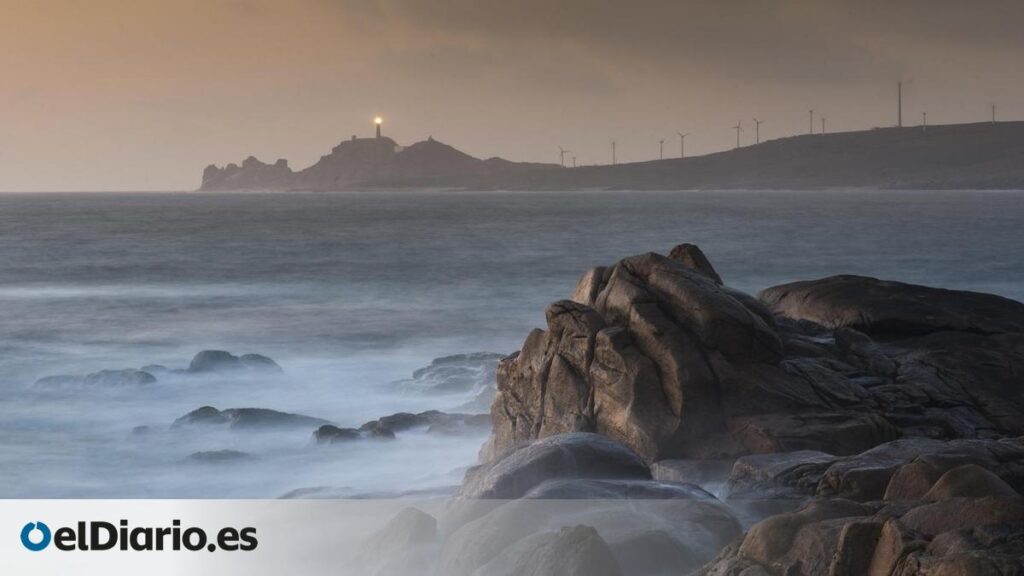 Ocho etapas frente al mar: O Camiño dos Faros, la ruta que recorre la Costa da Morte entre acantilados y playas salvajes