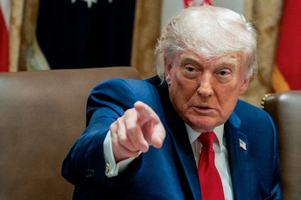 Trump plantea nuevos aranceles a la UE, China o México basados en supuestos incumplimientos de las reglas de trabajo forzado | Economía