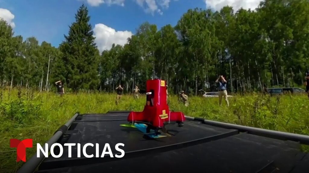 Reportan que Cuba compró 300 drones militares para usarlos contra EE.UU. | Noticias Telemundo