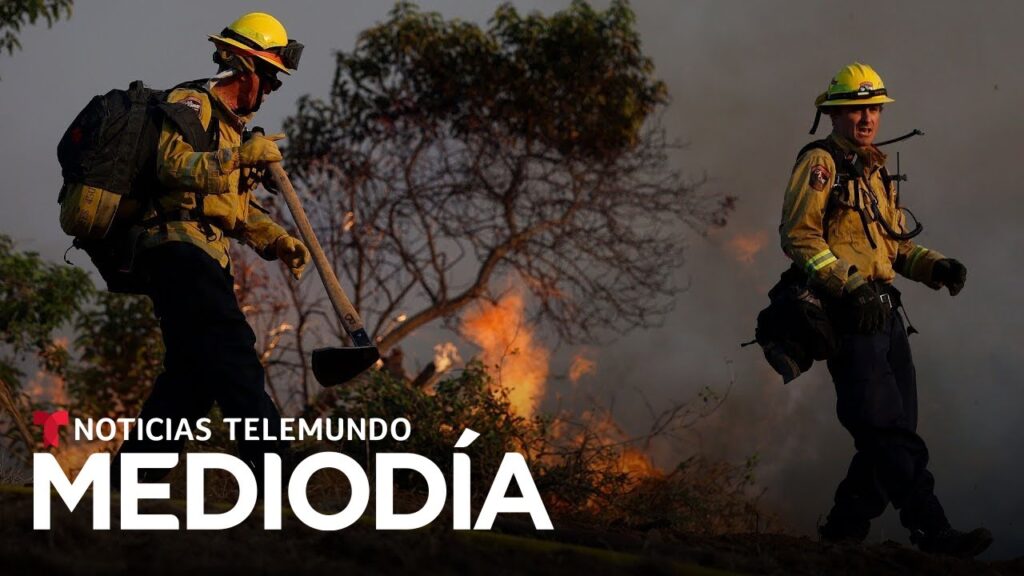 Incendios arrasan en California y el tiempo severo azota al Medio Oeste | Noticias Telemundo