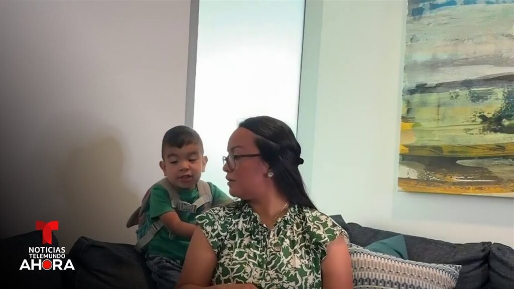 Este niño sobrevivió gracias al trasplante de corazón que recibió de otro menor | Noticias Telemundo