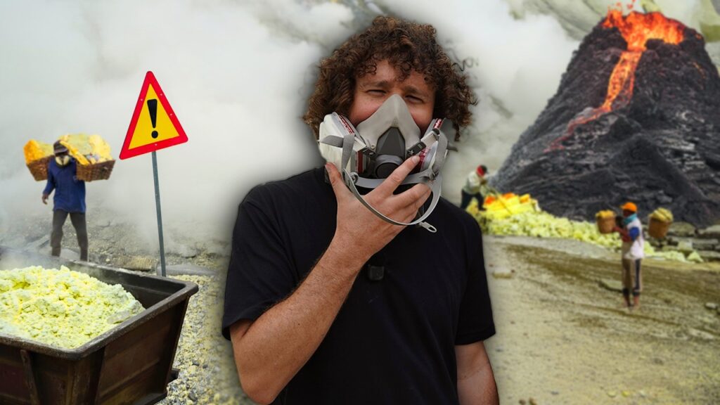Así es el trabajo “más peligroso” del mundo (adentro de un volcán) ⚠️🇮🇩