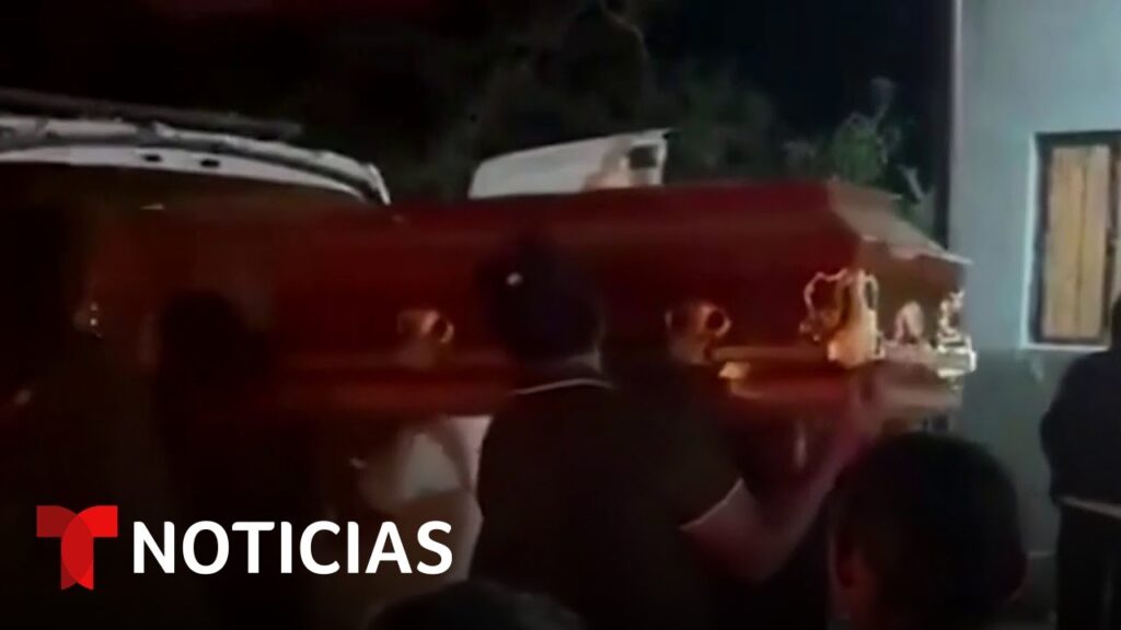 Despiden a los integrantes de la familia masacrada en el rancho en Puebla | Noticias Telemundo