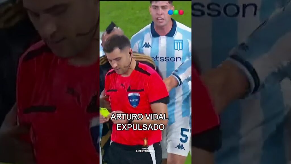 A Vidal le pegaron una patada y terminó expulsado por bocón – Racing Colo-Colo – Libertadores 2025