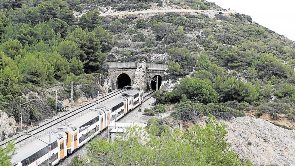 Reabren los túneles del Garraf de Rodalies tras las obras para reparar los daños de los temporales