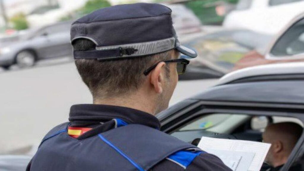 Detenido un menor de 14 años por una agresión sexual a tres niñas de 10 años en una piscina