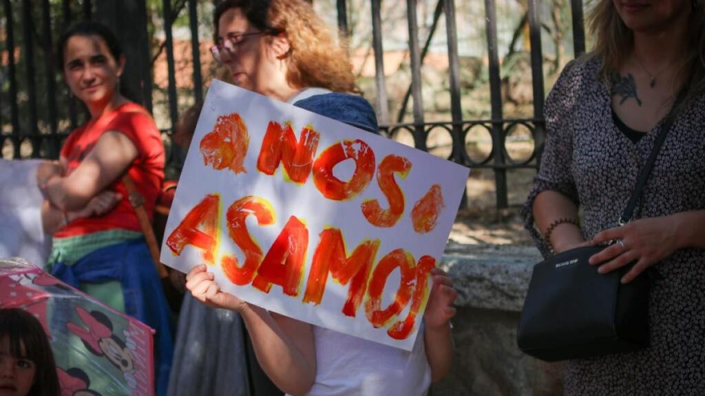 Ayuso se inhibe de los problemas de calor en los colegios e institutos de Madrid