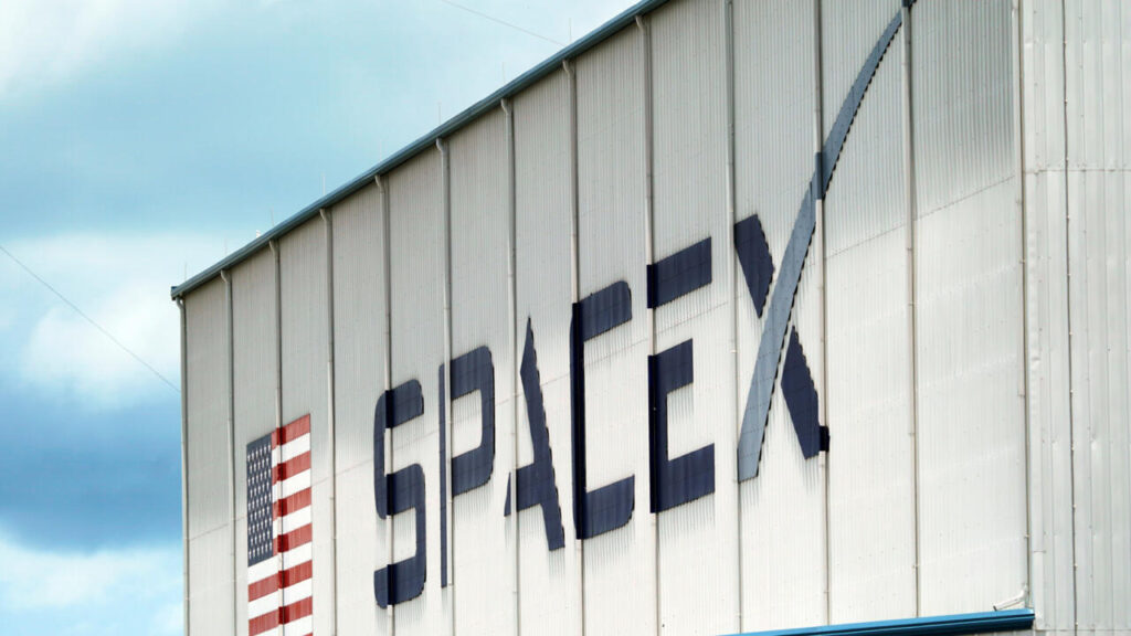 SpaceX desafía la historia bursátil con una salida a bolsa récord de USD 75.000 millones – Economía