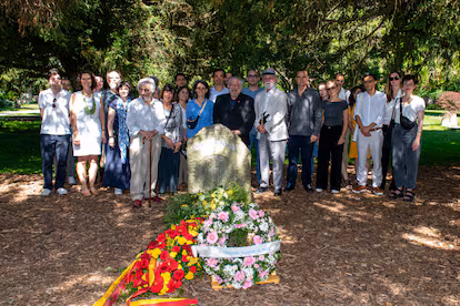 Cuarenta flores amarillas por la muerte de Borges | Cultura