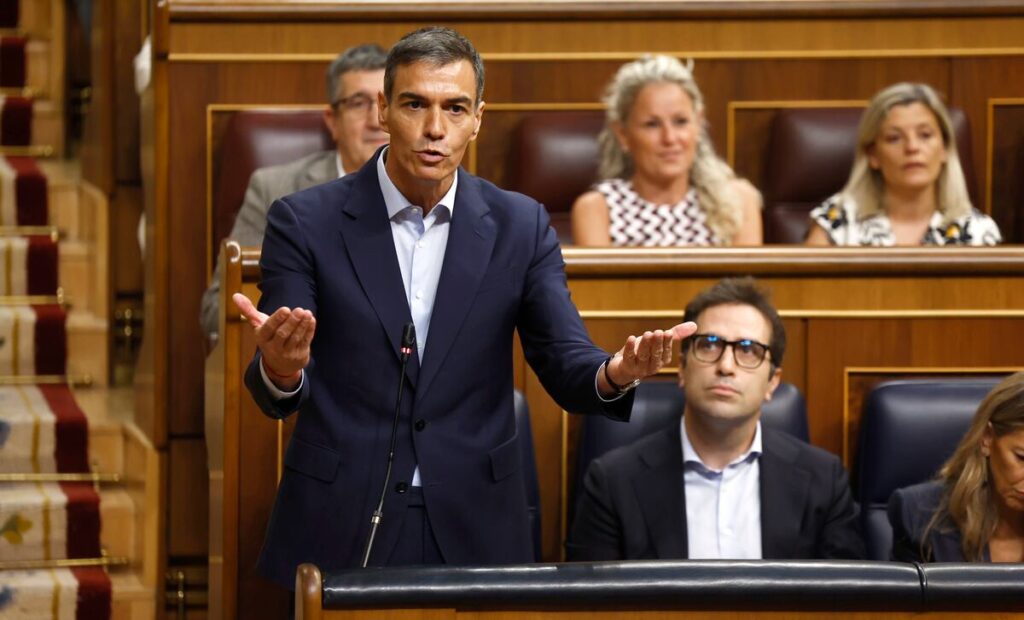 Feijóo sube aún más el diapasón contra Sánchez: “No es demócrata”, sino “cobarde” y “mala persona” | España