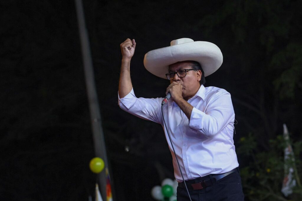 Perú’s Roberto Sánchez carries Pedro Castillo’s sombrero and his political movement