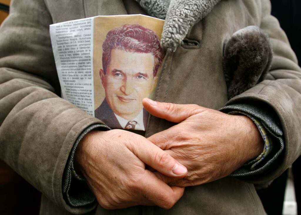 Cuando la Securitate mandó parar las rotativas: un periódico rumano dio por muerto a Ceausescu 11 meses antes de su ejecución | Internacional